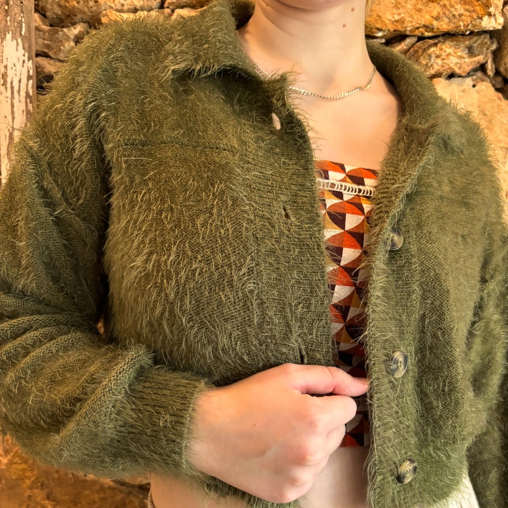 Forever 21 small fuzzy crop sweater - evergreen color